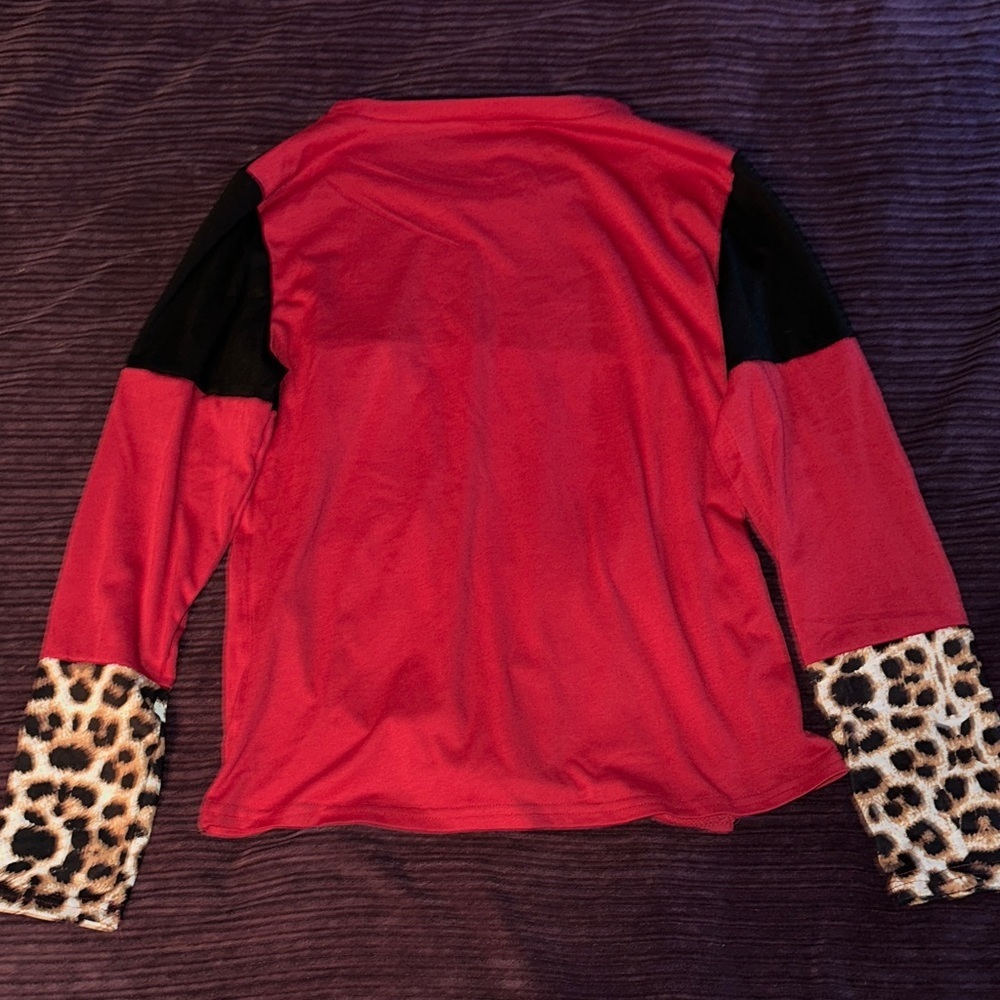 Leopard Accent Long Sleeve Shirt - Red and Black - Picture 3 of 3